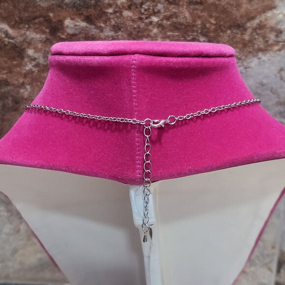 Thankful and Grateful Circular Pendant Silver Toned Necklace - Picture 5 of 12